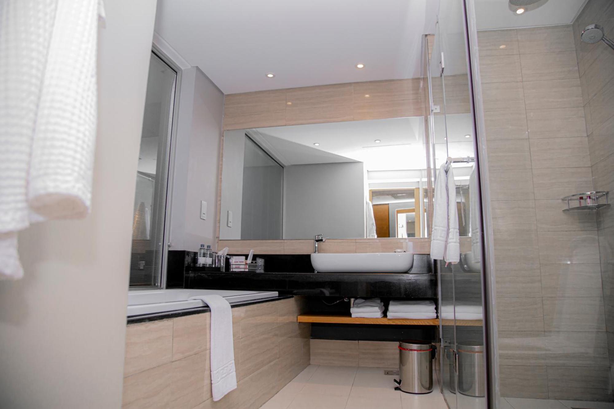Ubumwe Grande Hotel Kigali Exteriör bild